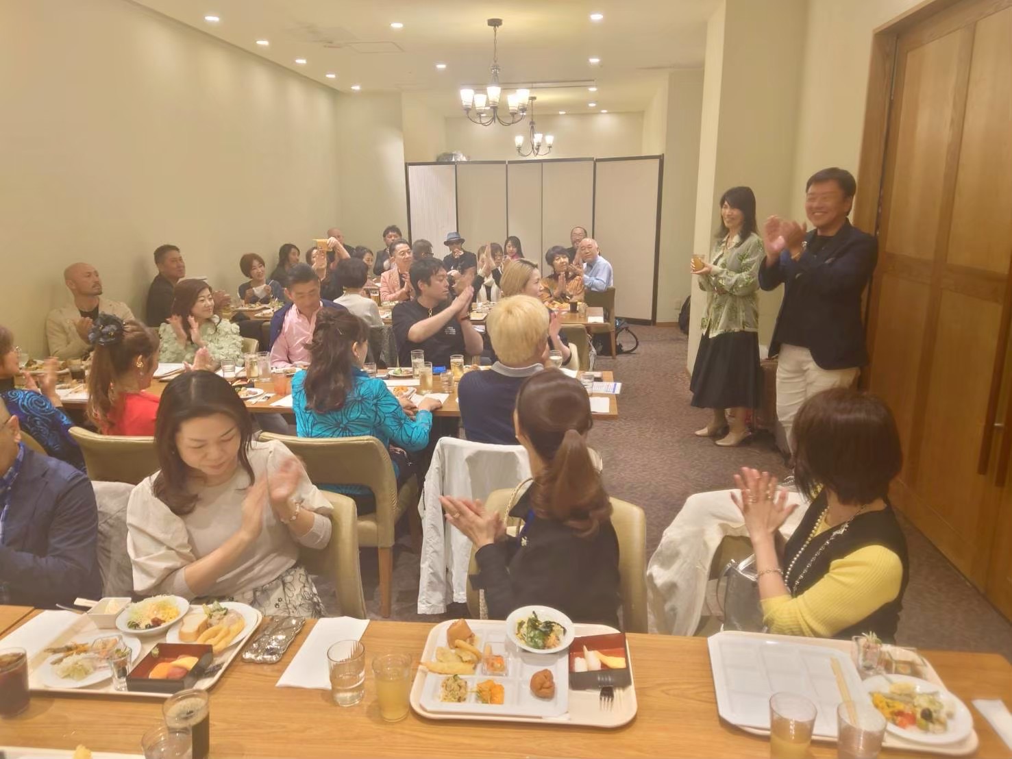 沖縄公演に集まった皆様との交流のひととき